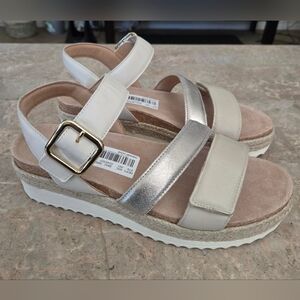Brioso Casual Sandals.   Size 8.5
